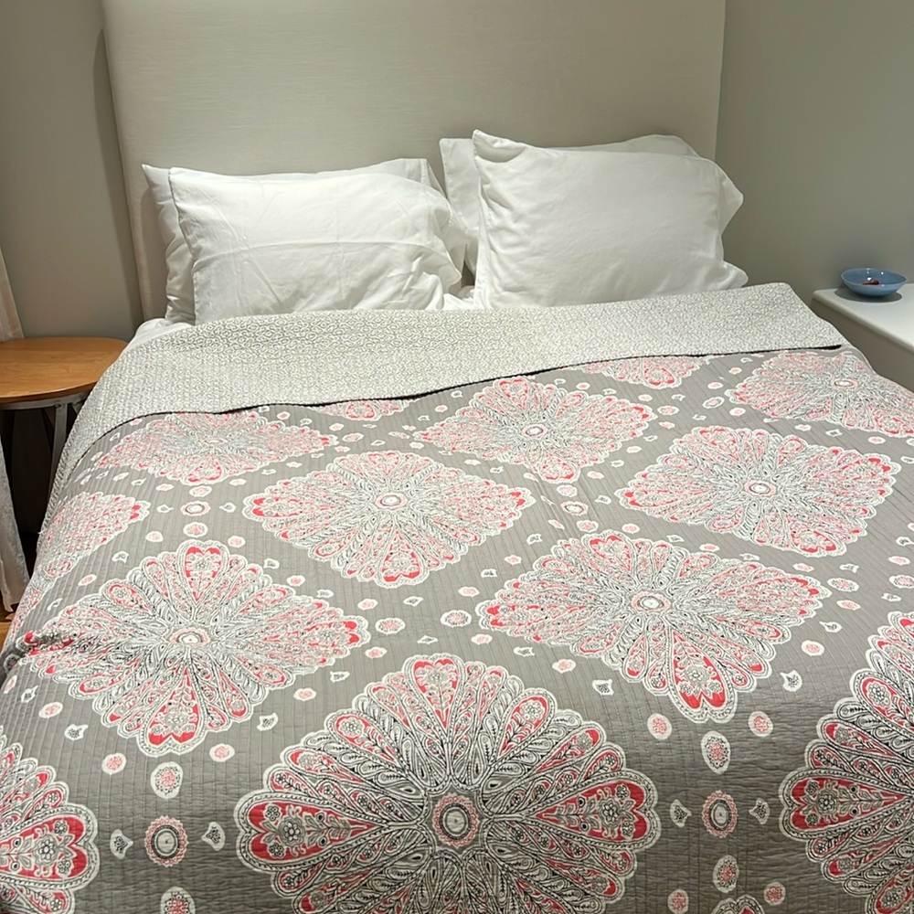 Nordstrom at Home reversible quilt Red Paisley to gray